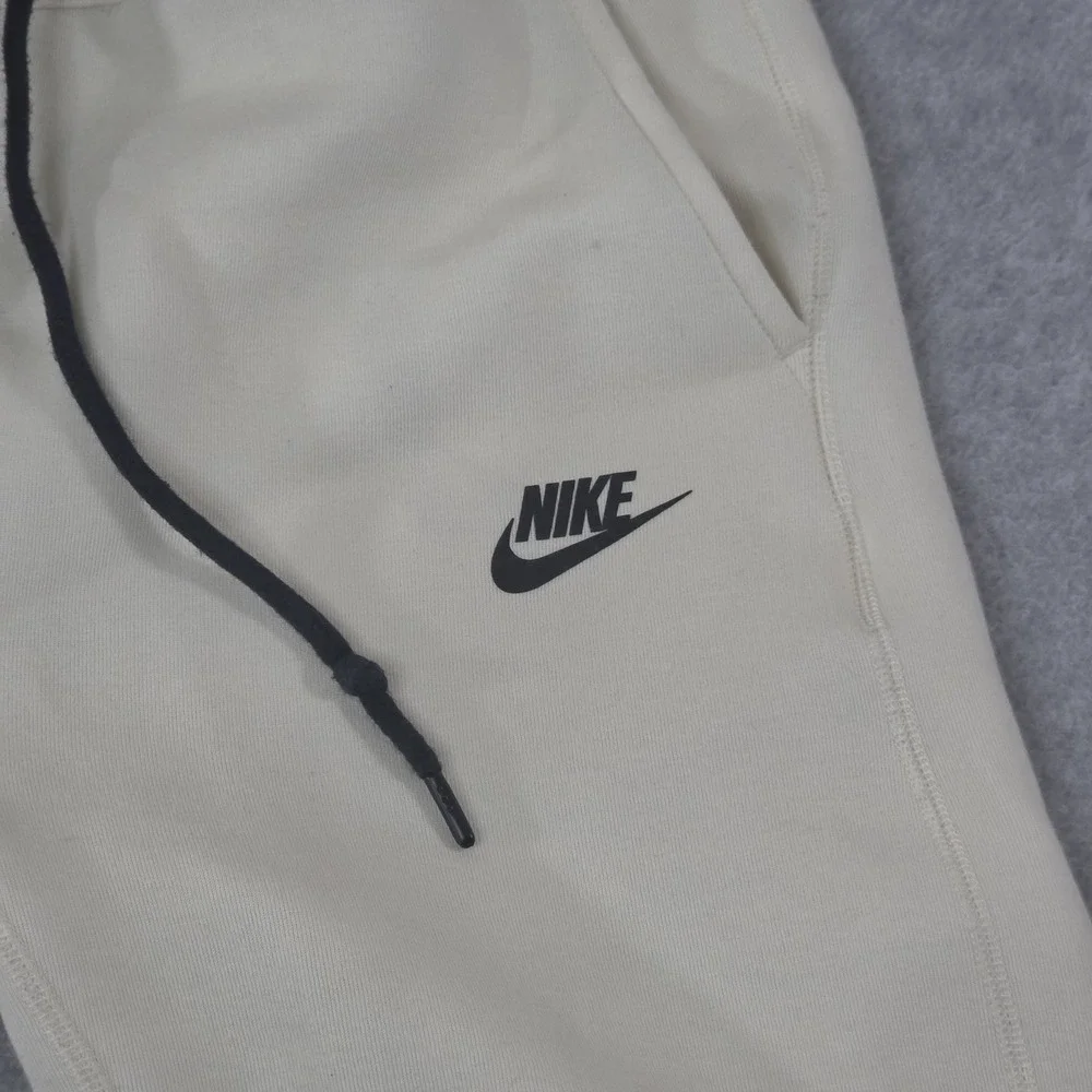Nike Tech Fleece Jogger Pants Coconut Milk FB8002-113 Men's Size Small Running